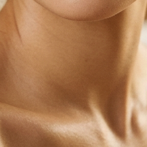 Horizontal Neck Lines